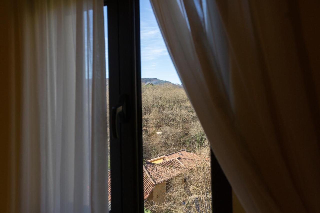 La Casona De Cardes Hotel Onís Buitenkant foto
